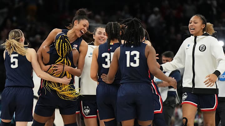 UConn Seniors Grind Past Stanford to Take Huskies to Championship Game
