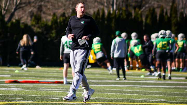 Three Ways the Oregon Ducks Offense Can Grow in 2022
