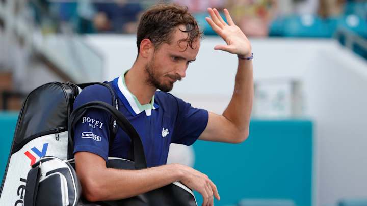Daniil Medvedev Undergoes Procedure for Small Hernia, Will Miss 1-2 Months