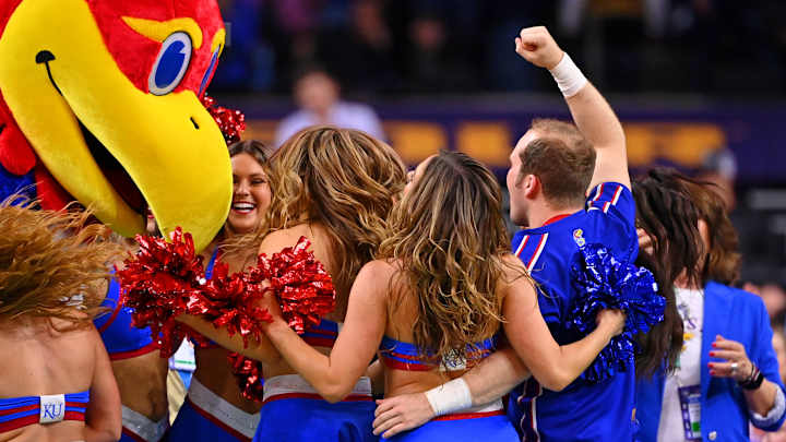 Kansas rides huge nights from McCormack, Agbaji to knock off Villanova 81-65 in Final Four