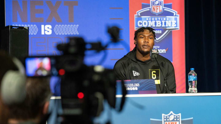 Analyst Leaves Mississippi State OL Charles Cross Entirely Out of First Round of 2022 NFL Mock Draft