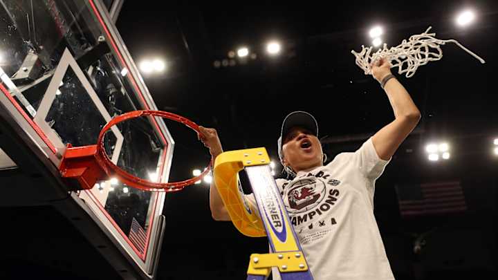 Dawn Staley to Send Black Coaches Piece of National Championship Net Dawn Staley to Send Black Coaches Piece of National Championship Net