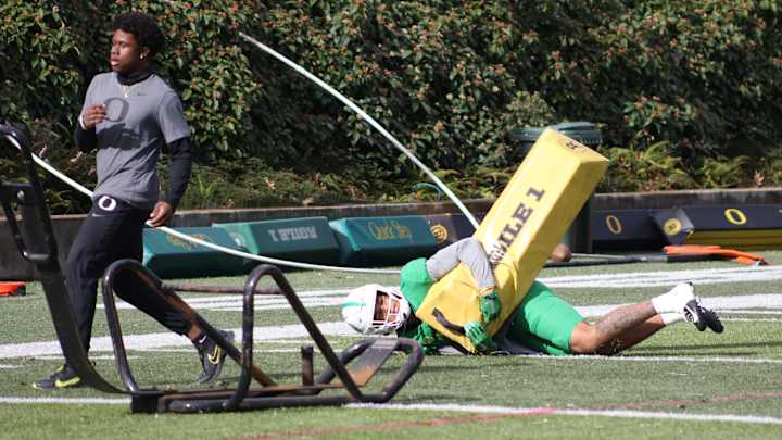 Christian Gonzalez Explains Why He Decided to Transfer to Oregon