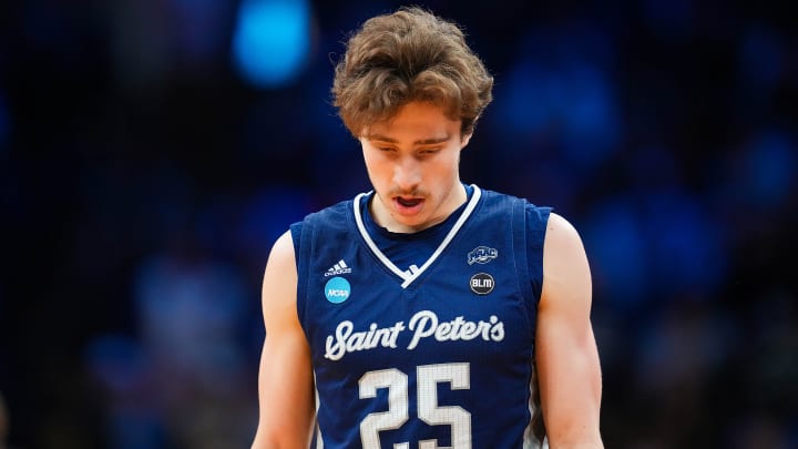 Report: Saint Peter’s NCAA Tournament Star Doug Edert Makes Transfer Decision