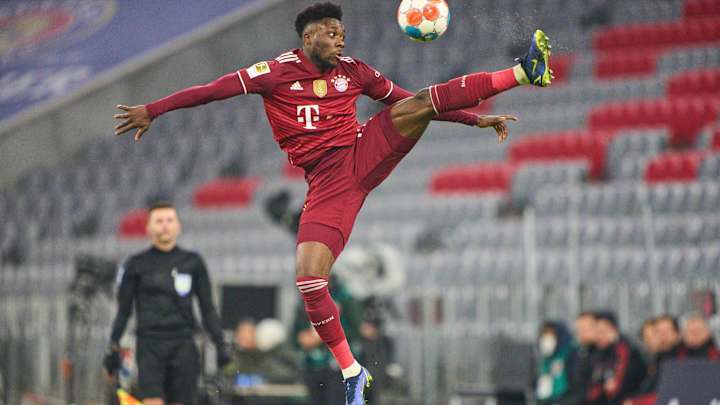 Bayern’s Alphonso Davies Returns From COVID-19-Related Heart Condition