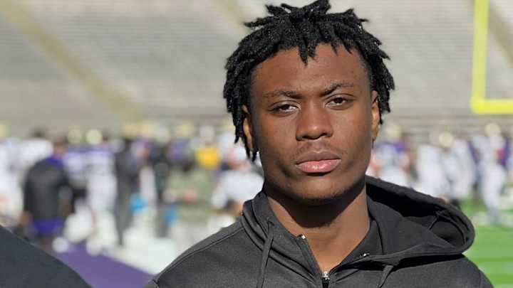 Huskies Reach Out to New York Edge Rusher with Scholarship Offer Huskies Reach Out to New York Edge Rusher with Scholarship Offer