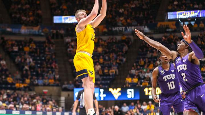 Cincinnati Cracks West Virginia Transfer Sean McNeil's Top-Six Schools