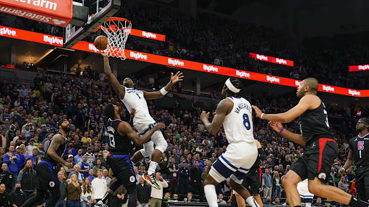 Timberwolves-Clippers Play-in Game Stops After Fan Attempts to Glue Herself to Court