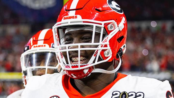 No. 1 transfer offensive lineman Amarius Mims arrives in Tallahassee, expected to visit FSU