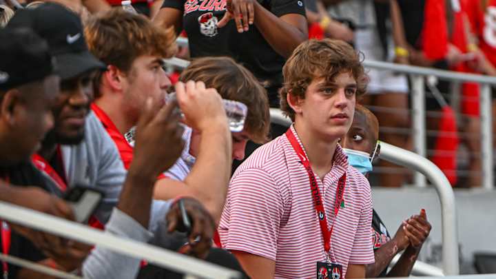 Former NFL Star's Recruiting Offer To Arch Manning Goes Viral Former NFL Star's Recruiting Offer To Arch Manning Goes Viral