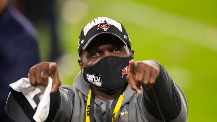 Lots of Love for Head Coach Todd Bowles as Buccaneers Arrive in Tampa