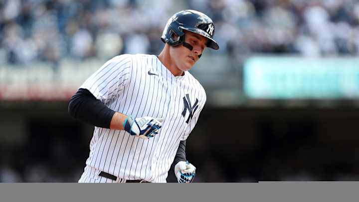 Watch: Yankees 1B Anthony Rizzo Lays Down Perfect Bunt to Beat Shift