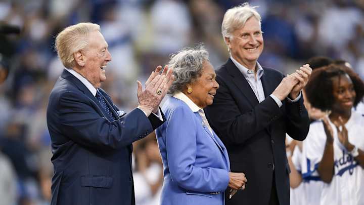 Dodgers: Vin Scully Reveals Why Players Wear 42 on Jackie Robinson Day Dodgers: Vin Scully Reveals Why Players Wear 42 on Jackie Robinson Day