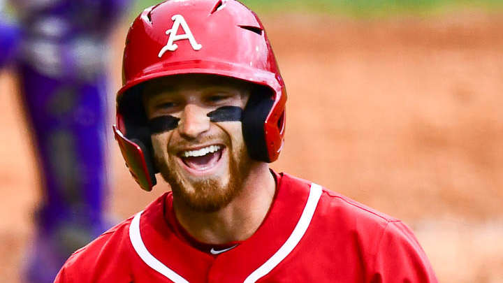 Hogs Overcome Strong Winds with 3 Homers to Clinch Series