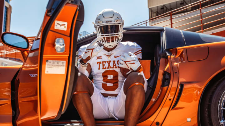 OFFICIAL: Texas Signs Four-Star EDGE Zina Umeozulu OFFICIAL: Texas Signs Four-Star EDGE Zina Umeozulu