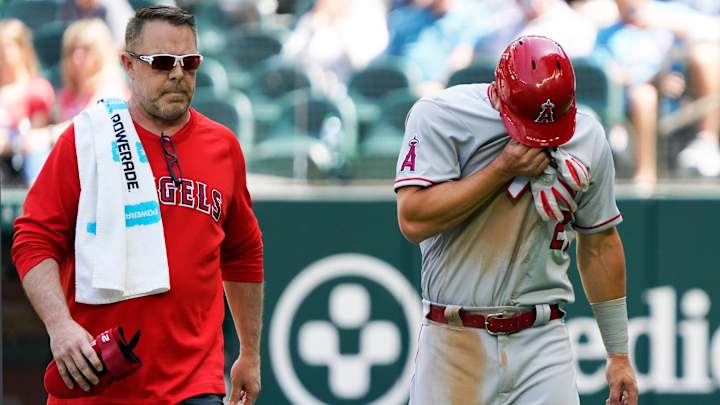 Mike Trout Leaves Game vs. Rangers After Hand Hit By 81-MPH Pitch
