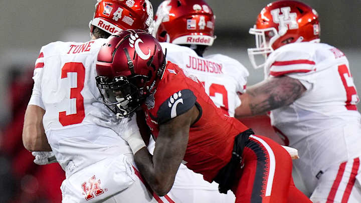 NFL Draft Odds: Ahmad Gardner Overwhelming Favorite to be First Cornerback Drafted