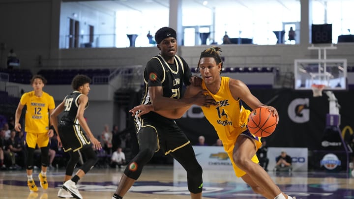 Woodson Impressed With Malik Reneau's Skills on Both Ends of the Floor Woodson Impressed With Malik Reneau's Skills on Both Ends of the Floor