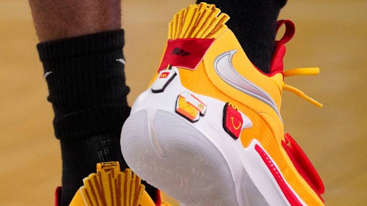 5-Star Black Sets Date to Officially Sign with Hogs