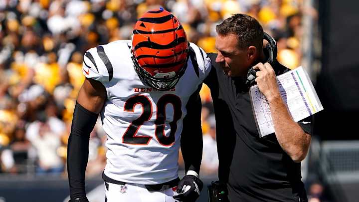 Lou Anarumo Explains What Bengals Are Looking For at Cornerback in 2022 NFL Draft