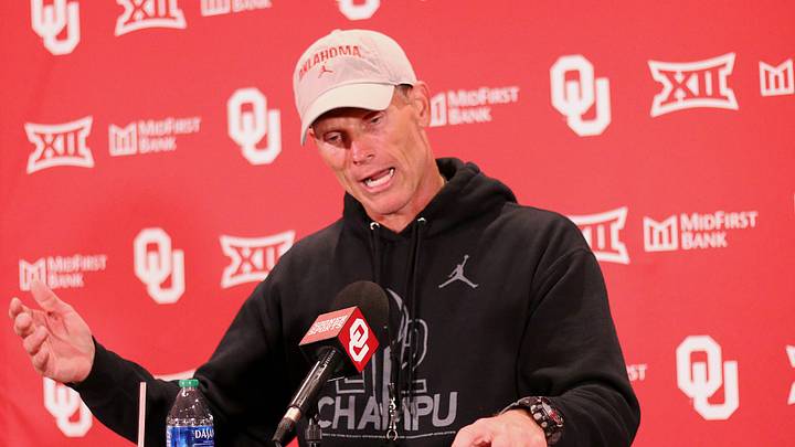 Brent Venables Putting in Final Stages of Oklahoma Spring Game