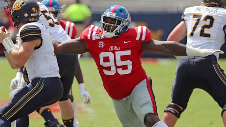 NFL Rebels: Free Agent Benito Jones Re-Signs with Miami Dolphins