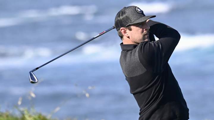 QBs-Turned-Golfers Aaron Rodgers and Tom Brady Bring 82 Years to The Match QBs-Turned-Golfers Aaron Rodgers and Tom Brady Bring 82 Years to The Match
