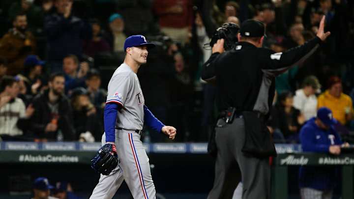 Rangers Continue Slide With Loss to White Sox Rangers Continue Slide With Loss to White Sox