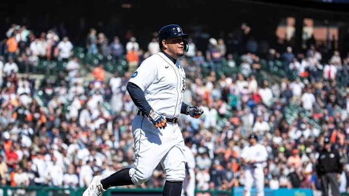 Yankees' Aaron Boone Opens Up About Decision to Intentionally Walk Miguel Cabrera Yankees' Aaron Boone Opens Up About Decision to Intentionally Walk Miguel Cabrera