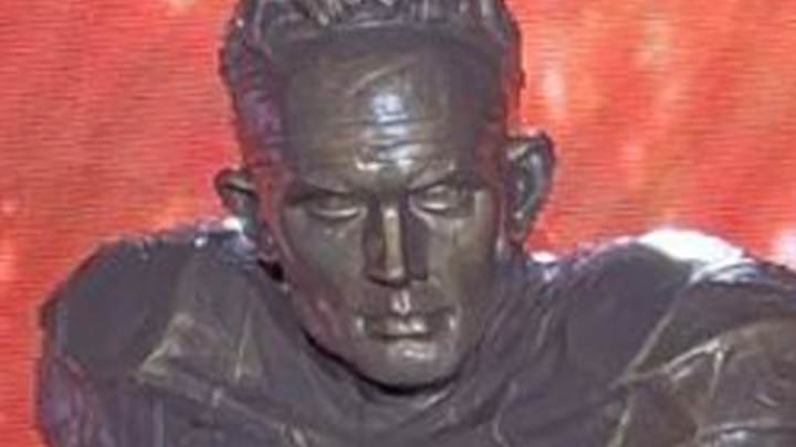 Oklahoma football: Sooners reveal Baker Mayfield statue that looks nothing like Baker Mayfield