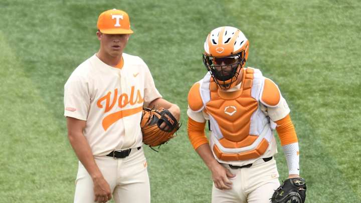 Updates, Score, Game Notes: No. 1 Tennessee vs. Florida Series Finale Updates, Score, Game Notes: No. 1 Tennessee vs. Florida Series Finale