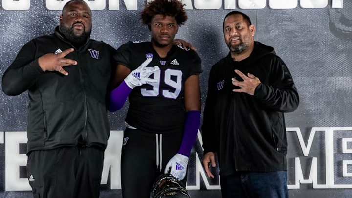 Huskies Host and Offer New York DL Teammates