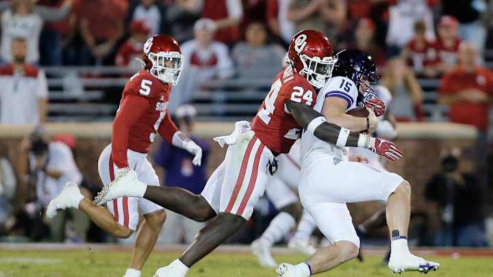 Potential Dolphins Draft Target: LB Brian Asamoah Potential Dolphins Draft Target: LB Brian Asamoah