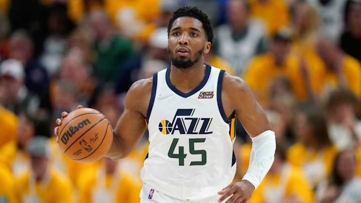 Donovan Mitchell Suffers Hamstring Injury vs. Mavericks, Will Be Evaluated on Tuesday