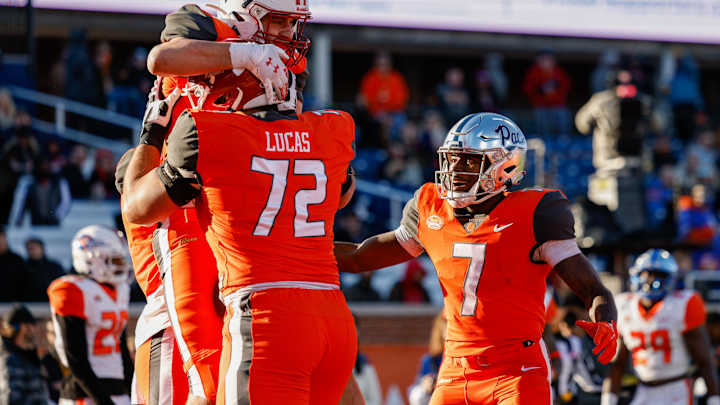 One Perfect Colts' Fit at Each Offensive Position in the 2022 NFL Draft One Perfect Colts' Fit at Each Offensive Position in the 2022 NFL Draft