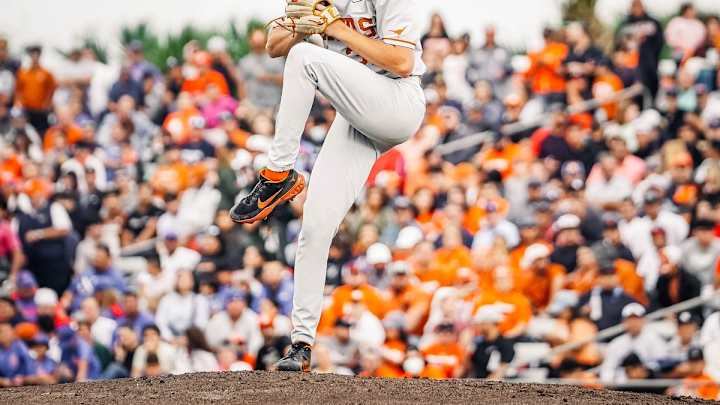 No. 10 Texas Sweeps Season Series Over UTRGV With 7-2 Victory