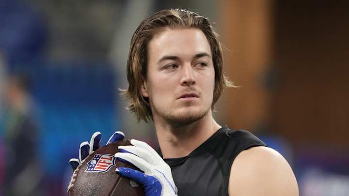 Mike Tomlin Shares Plan for Kenny Pickett, Steelers Quarterbacks