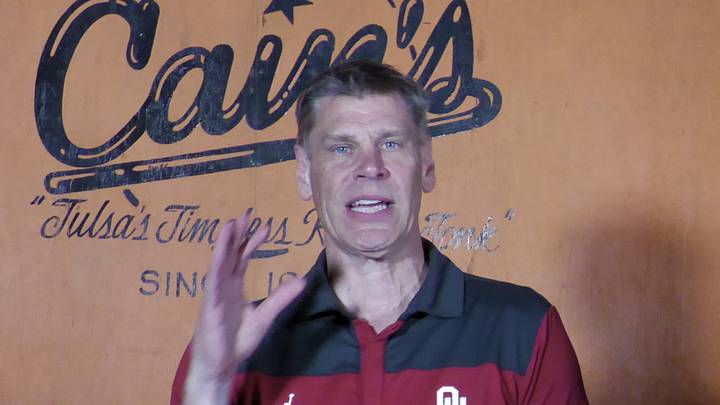 After Exits, Porter Moser Wants Players Who Are 'Proud to Wear Oklahoma Across Their Chests'