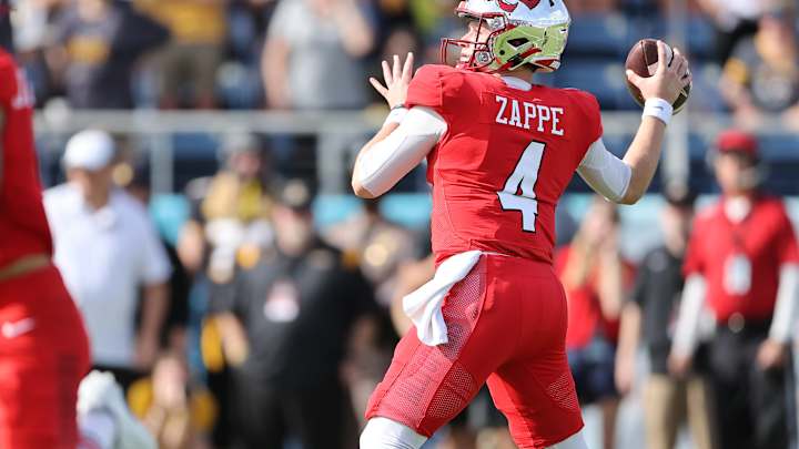 Zippin' Zappe: Patriots Surprise by Taking Western Kentucky QB Bailey Zappe in 4th Round