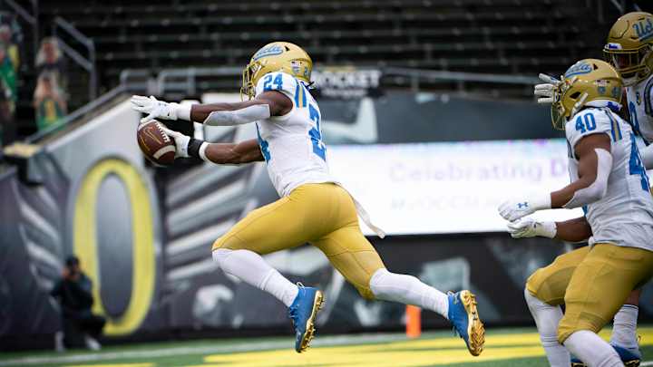 Qwauntrezz Knight, Alec Anderson Among UCLA Players to Sign UDFA Deals After NFL Draft Qwauntrezz Knight, Alec Anderson Among UCLA Players to Sign UDFA Deals After NFL Draft