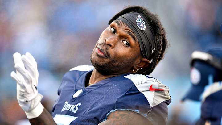 Tampa Bay eyeing two veteran star receivers to bulk up offense