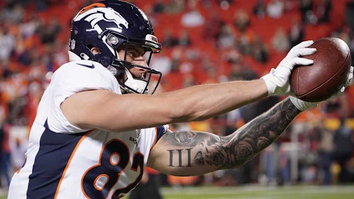 Broncos Re-Sign TE Eric Saubert to One-Year Deal Broncos Re-Sign TE Eric Saubert to One-Year Deal