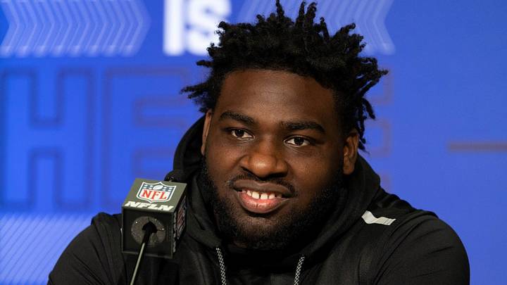 Packers Sign First-Round Picks Walker, Wyatt