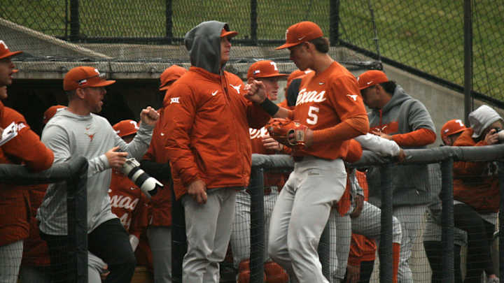 Texas Wallops Mountaineers