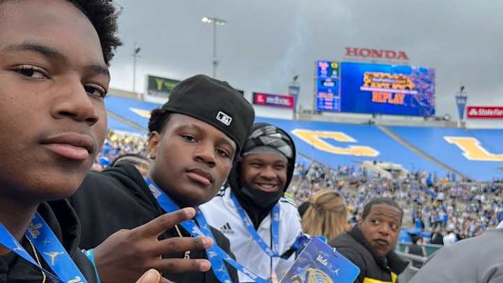 Huskies Extend Scholarship Offer to SoCal CB Who Switched Schools