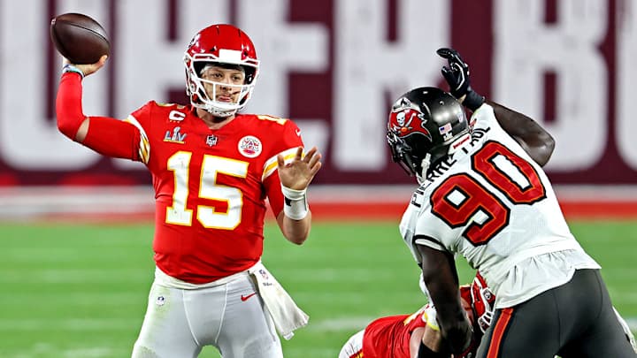 Patrick Mahomes Reacts to Massive Recent Quarterback Contracts
