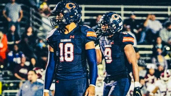 Huskies Go Back in Time to Offer Scholarship to Throwback LB
