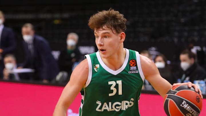 Knicks Prospect Rokas Jokubaitis Wins EuroLeague Rising Star Trophy