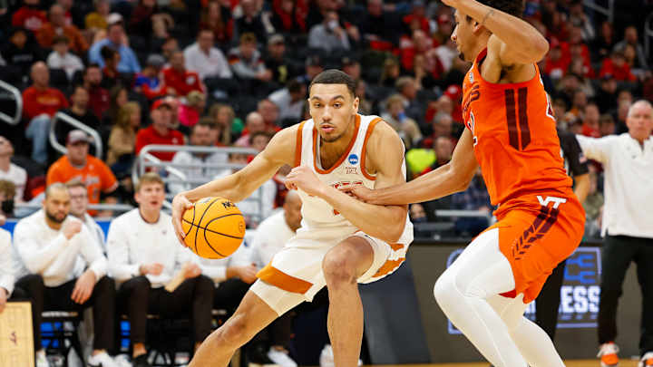 Longhorns Forward Dylan Disu Hints at Potential Return to Texas