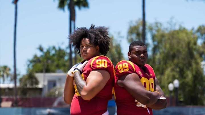 In a Week of QB Hunting, Huskies Offer SoCal Offensive Lineman